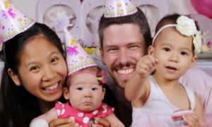 Mẹ Việt ở Pháp chia sẻ bí quyết về hành trình dạy con biết nhai và tự xúc ăn...