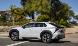 /thumb/thumb.php?src=images/stories/content/2022/08/30/1_khong-the-ep-nguoi-tieu-dung-mua-xe-dien-khi-ho-chua-san-sang.jpg&w=300&h=180&zc=1&q=80&a=c