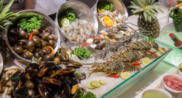 7 mẹo giúp bạn ăn buffet không bao giờ bị lỗ: Điều số 3 nhiều người không biết