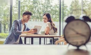 Phụ nữ bị “thiếu thốn tình cảm” từ lâu, khi gặp bạn khác giới sẽ nói 3 câu...