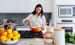 Kinh nghiệm làm tủ bếp gỗ công nghiệp cho căn nhà thêm thẩm mỹ và tiện nghi