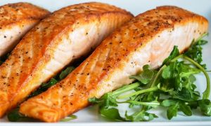 Mách chị em cách làm cá hồi áp chảo đơn giản mà thành quả thơm ngon xuất sắc