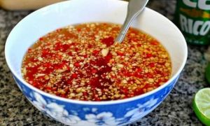 Cách pha nước chấm sánh ngon, tỏi ớt nổi lên, chấm gì cũng hợp