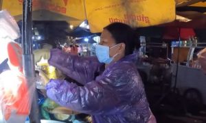 Chuyện đời Việt kiều bên chợ 'cầu Sài Gòn'