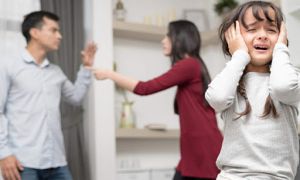 Đời cha ăn mặn, đời con khát nước: 5 “nghiệp chướng” bố mẹ làm khiến con cái...