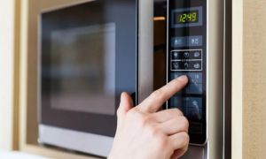 Vì sao ngày càng ít người dùng lò vi sóng?