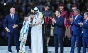 Cô gái Việt kể khoảnh khắc mang huy chương cho Messi và đồng đội