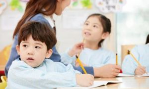 Một kiểu nuôi dạy của cha mẹ vô tình khiến con thiếu bản lĩnh giữa cuộc đời