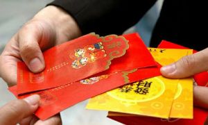 ‘Việt kiều mà lì xì có 10 đôla’