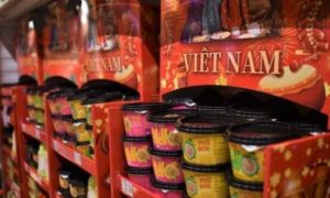 Rực rỡ gian hàng Tết Nguyên đán Việt Nam tại đại siêu thị Pháp