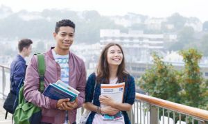 Tiến sĩ người Việt sống tại nước ngoài hơn 10 năm: Xin cha mẹ đừng cho con đi...