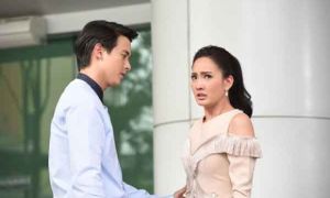 Bồ mò đến tận nhà đùng đùng ghen ngược với chính thất, chồng 'quay xe' hành xử...