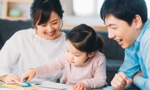 Cha mẹ thông minh nuôi dạy con rất khác: Họ làm 4 điều này để con lúc nào cũng...