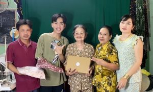 /thumb/thumb.php?src=images/stories/content/2023/02/18/1_no-don-lien-tuc-nho-ru-ba-noi-87-tuoi-lam-mau-anh-ban-hang-online.jpg&w=300&h=180&zc=1&q=80&a=c