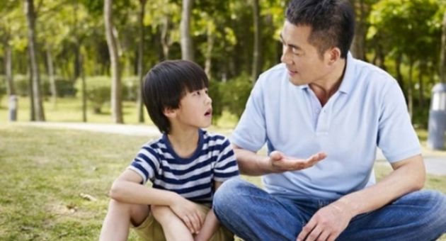 Cha mẹ khôn ngoan không khoe 3 điều để tránh hại con