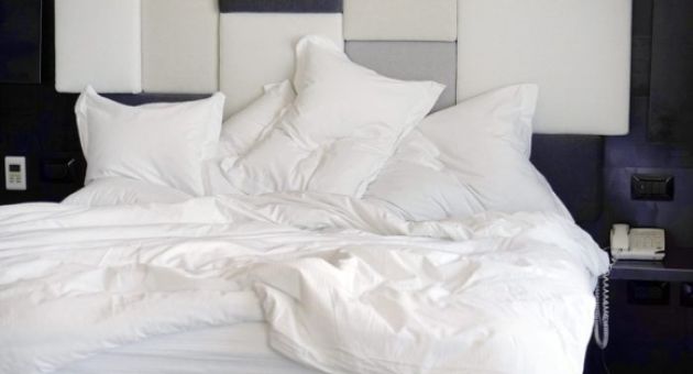 Trả phòng khách sạn, đừng vội kéo vali rời đi
