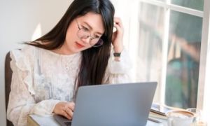 Một hành động đầy rủi ro mà hầu như ai cũng làm: Ai hay ngồi quán cà phê, đi...