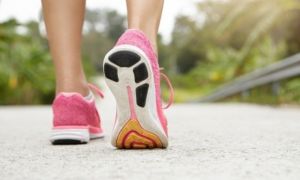 Đi bộ 30 phút mỗi ngày, bạn có thể sống thêm hàng chục năm