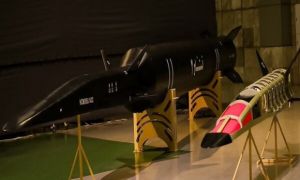 Iran trình làng tên lửa siêu vượt âm mới