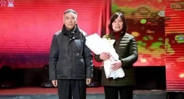 Con quá ngỗ nghịch, bà mẹ soạn một bản hợp đồng cá cược