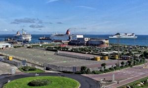 Xác minh thông tin tìm thấy 3 người Việt trong container ở Ireland