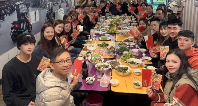 Bà chủ Việt ở Đài Loan 7 năm mở tiệc tất niên