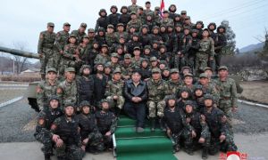 Ông Kim Jong-un thị sát sư đoàn xe tăng, kêu gọi sẵn sàng chiến đấu