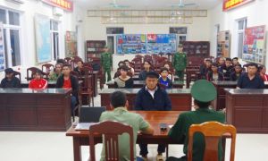 Hai người Trung Quốc đưa 20 lao động Việt sang Lào trái phép