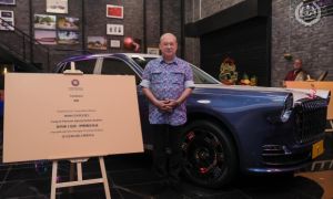 Vua Malaysia là người đầu tiên sở hữu chiếc xe Trung Quốc đắt nhất