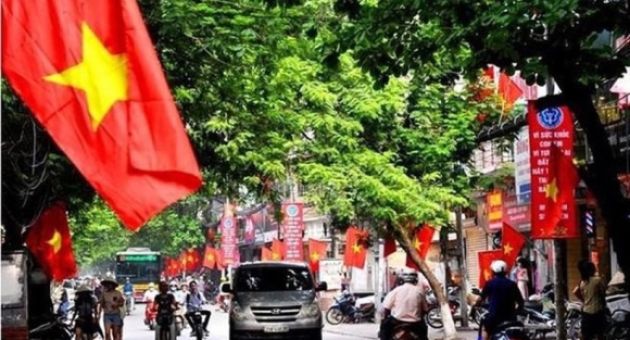 Huyện nghèo Hà Tĩnh nhẫn tâm chi 230 tỷ: Xót tiền dân quá dân ơi!