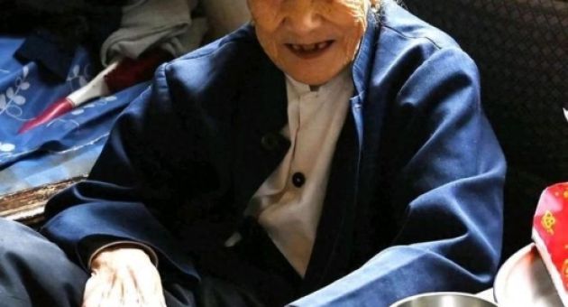 Cụ bà sống thọ 110 tuổi nhờ 4 thói quen 'lười biếng'