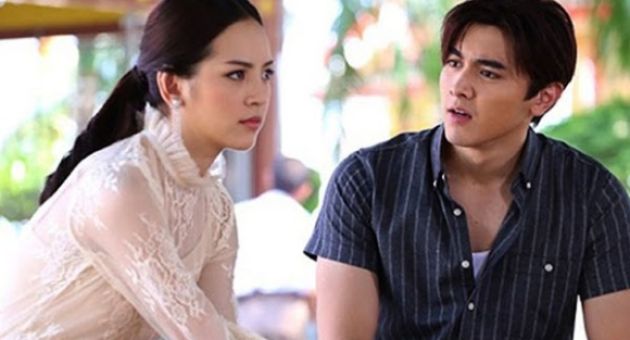 Bồ của chồng ngang ngược tới tận nhà tuyên chiến nhưng thấy người ngồi cạnh...