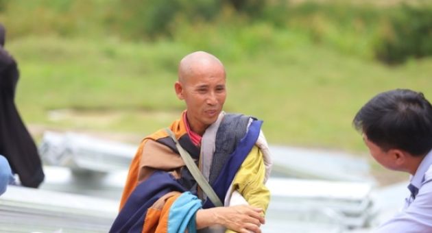 Ông Thích Minh Tuệ trả lời báo chí truyền thông