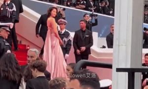 Ngọc nữ Trung Quốc bị đuổi khéo khỏi thảm đỏ, fan thừa nhận xấu hổ