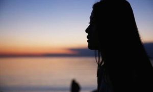 Mẹ đơn thân ngoài 40 tuổi có nên mở lòng thêm lần nữa với trai trẻ?