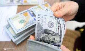 Nữ Việt kiều vướng lao lý vì xách 3 valy tiền mặt qua sân bay