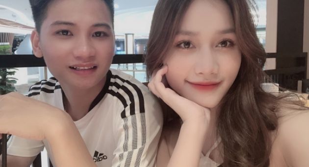 Người chồng ở Hà Nội chăm vợ 15 tiếng mỗi ngày, kéo vợ con trở về từ cửa tử