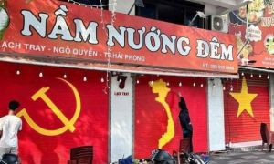 /thumb/thumb.php?src=images/stories/content/2024/08/19/1_long-yeu-nuoc-can-nhung-bieu-hien-ton-nghiem-dung-muc-dung-cho.jpg&w=300&h=180&zc=1&q=80&a=c