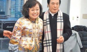 Người đàn ông sống chung nhà với 6 bà vợ, tuổi 70 vẫn cưới thêm vợ trẻ