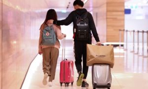 Nhiều gia đình cho con đi du học sớm, chuyên gia kể: Có những em thậm chí ra...