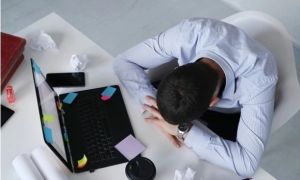 Bố mẹ muốn tôi bỏ công việc 30 triệu ở thành phố về quê làm 15 triệu nhưng gần...