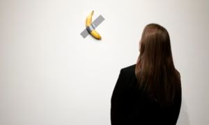 Lý do 'quả chuối dán tường' có giá hơn sáu triệu USD