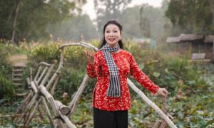 Nghệ sĩ Bạch Tuyết có bằng tiến sĩ hay chỉ là chứng nhận khen thưởng của RADA?
