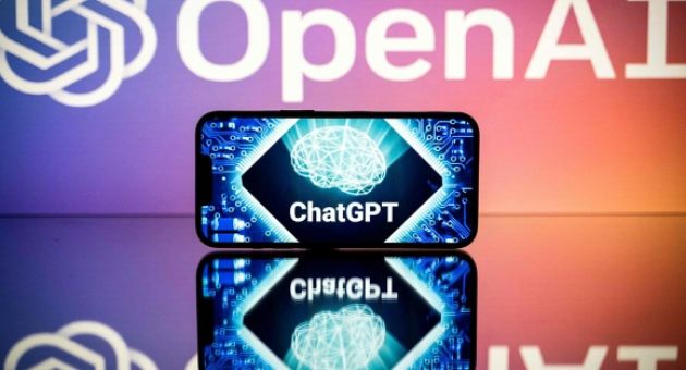 Tìm kiếm qua ChatGPT tăng, Google giảm