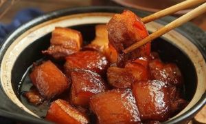 Bé 8 tuổi đã mắc bệnh gout, cha mẹ thừa nhận thường xuyên cho trẻ ăn món khoái...