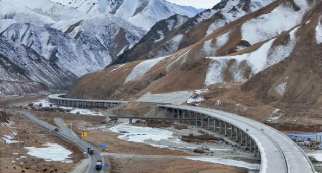 Trung Quốc xây đường hầm cao tốc xuyên núi dài nhất thế giới, thời gian rút...