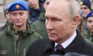 Putin ngày càng tuyệt vọng: Ukraine phản công bằng công nghệ và sức bền chiến...