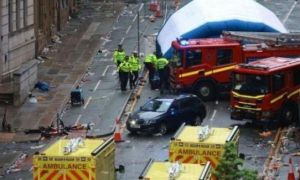 Xe “điên” lao vào đám đông rước cúp Premier League ở Liverpool, hất tung nhiều...