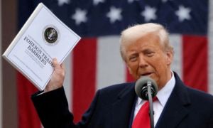 Thuế quan của ông Trump khiến các doanh nghiệp 'bốc hơi' 34 tỷ USD