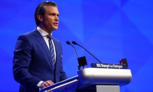 Dân Singapore bức xúc vì bộ trưởng Mỹ so sánh ông Lý Quang Diệu với ông Trump